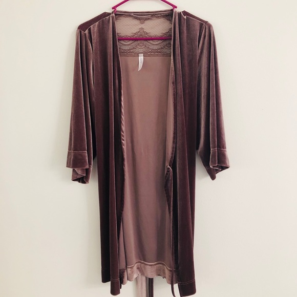 Gilligan & O'Malley Other - Gilligan & O’ Malley Purple Velvet Robe Medium